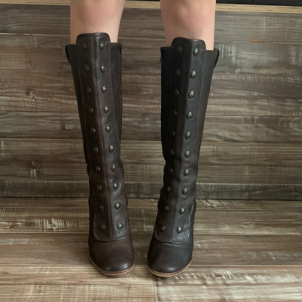 Frye Adrienne Button Boot (size 9)